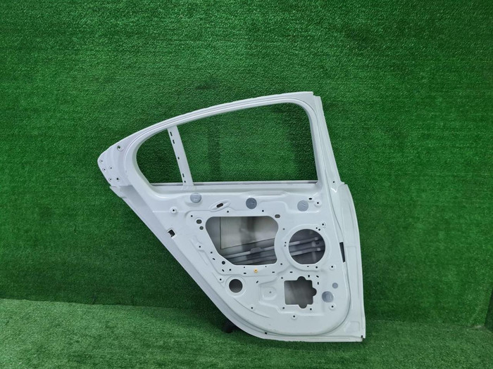 Дверь задняя левая Jaguar XE (2015-н.в.)