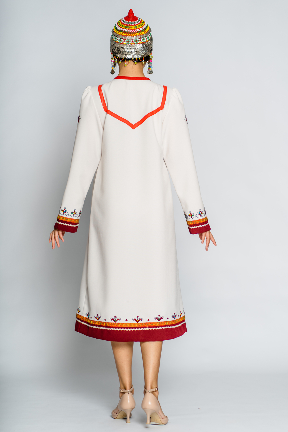 Платье женское с вышивкой