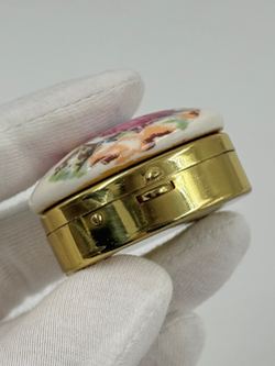 Таблетница Галантная сцена