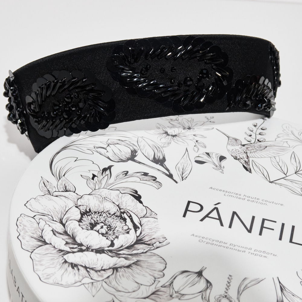 Кокошник с декором из пайеток