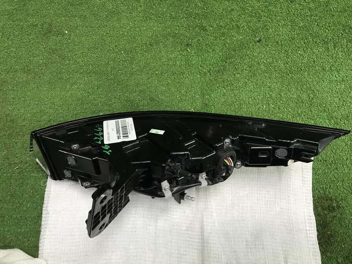 Фонарь левый внешний Lixiang L9 (2022-н.в.)