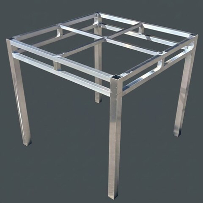 Стол квадратный