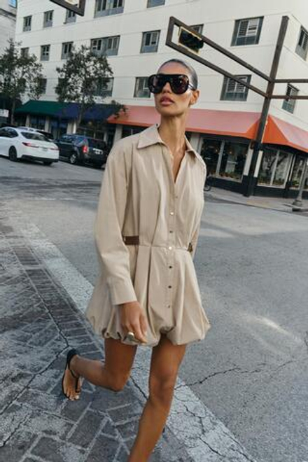 ZARA КОРОТКОЕ ПЛАТЬЕ-БАЛЛОН, БЕЖЕВЫЙ