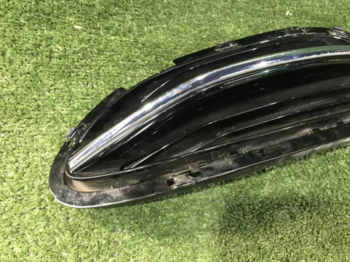 Решетка переднего бампера левая Mercedes S w222 (2013-2017)