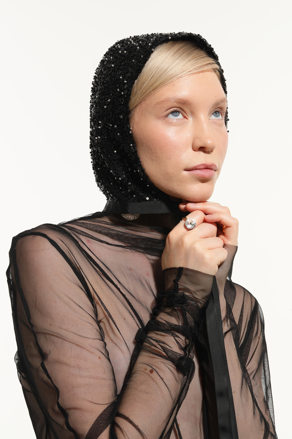 Чепец из пайеток