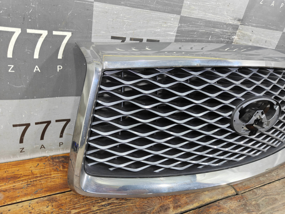 Решетка радиатора Infiniti QX56 2 / QX80 1 (Z62) 17-21 Б/У Оригинал 623106GW0A