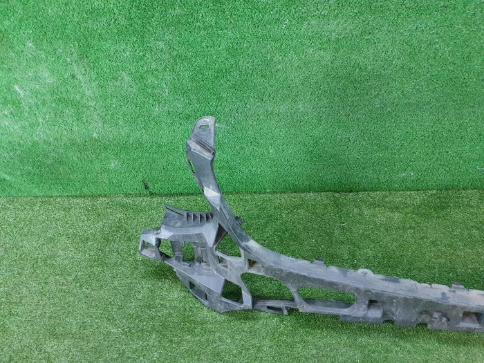 Кронштейн переднего бампера Mercedes GLC X253 (2015-2019) AMG