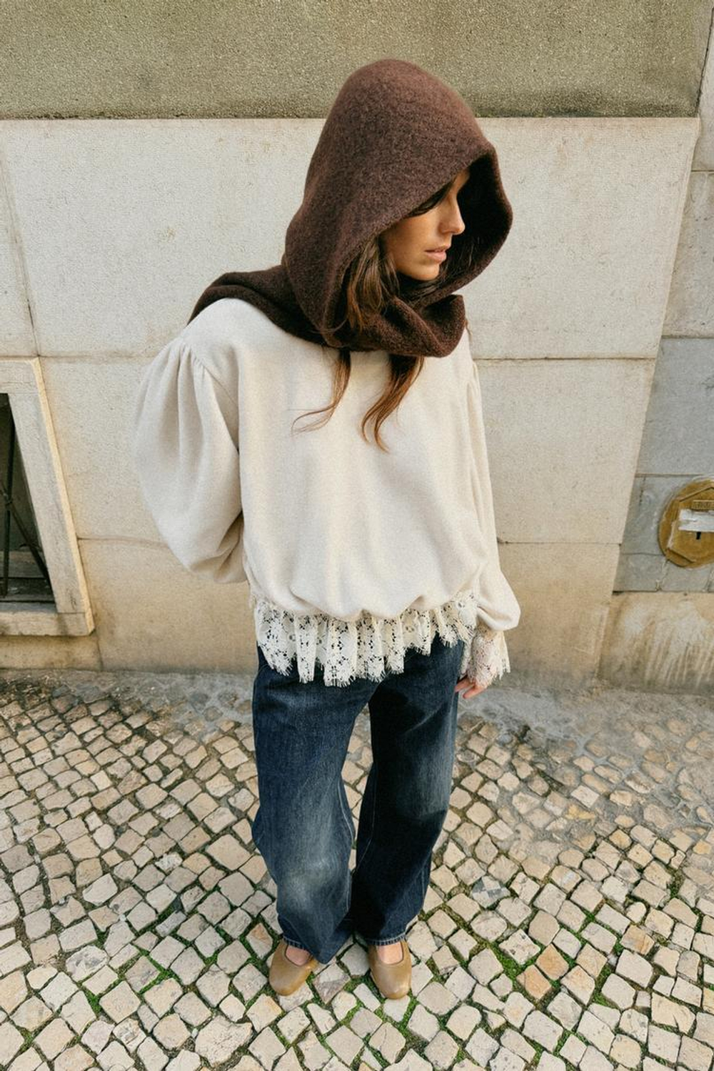 ZARA ТРИКОТАЖНЫЙ КАПЮШОН, КОРИЧНЕВЫЙ