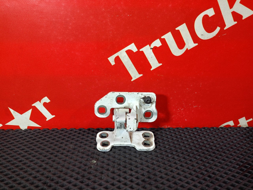 Петля двери правой