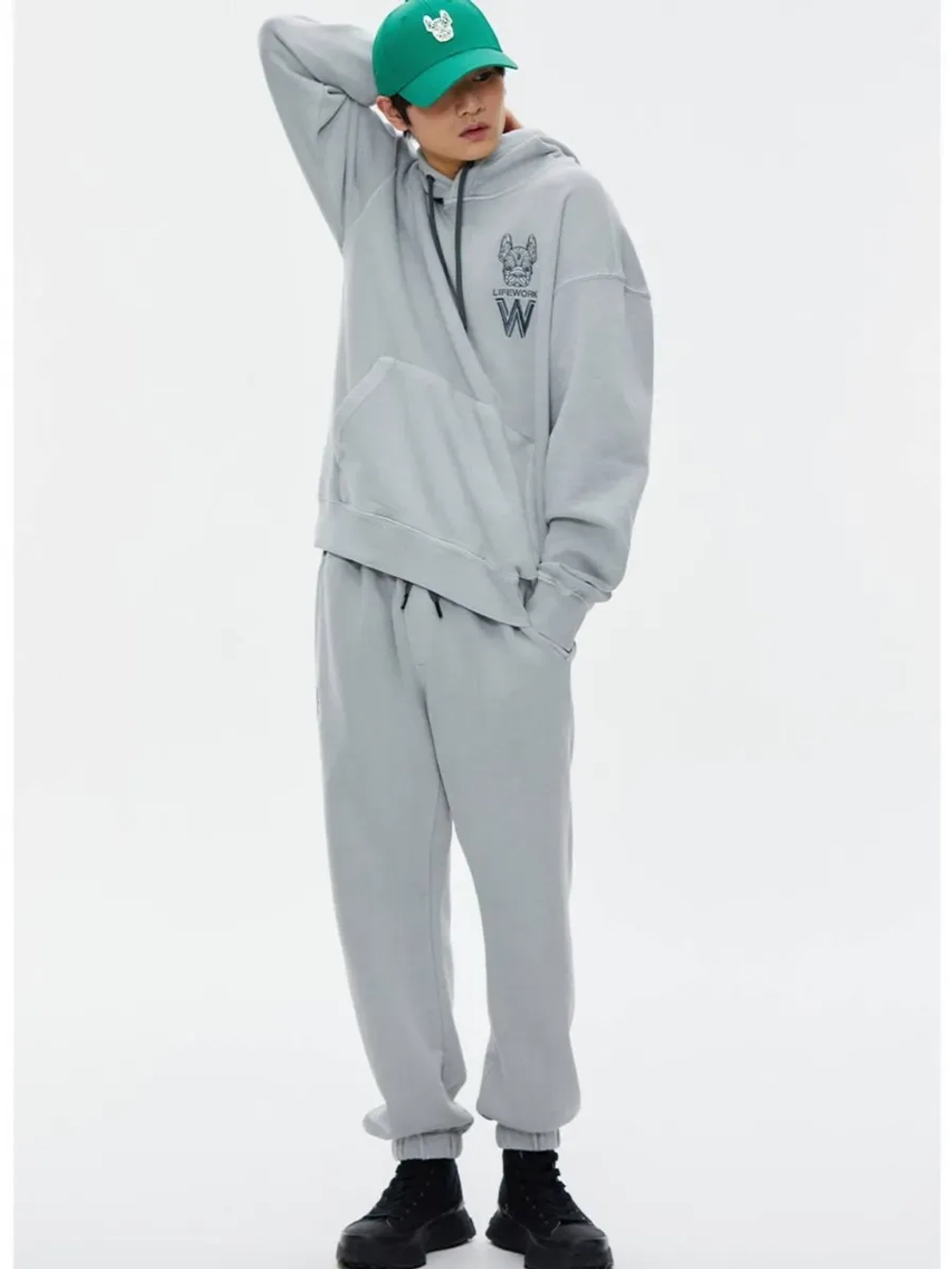 Брюки-джоггеры с пигментом и логотипом ladok