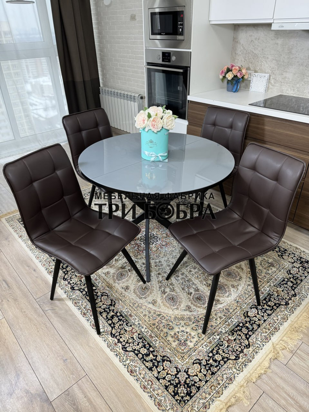Круглый стеклянный раздвижной стол и стулья "ГУЧИ" коричневый
