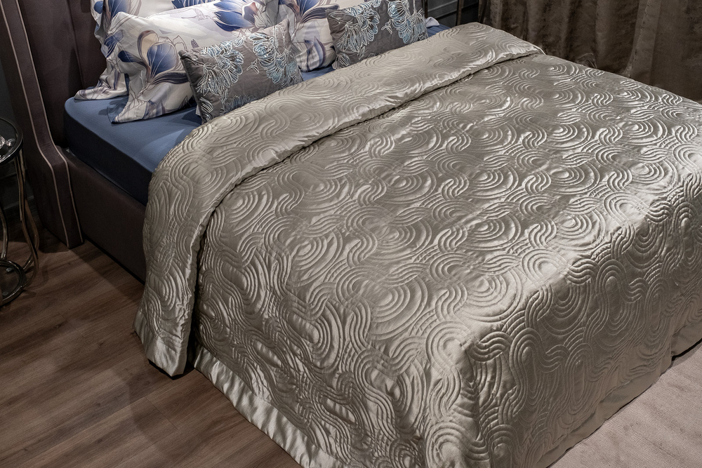 Покрывало 260х260 Garda Decor Euphoria Аморе бежевое со стежкой