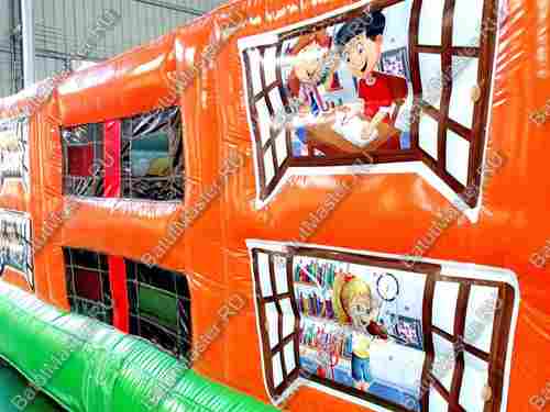 Надувной батут "Школьный автобус"