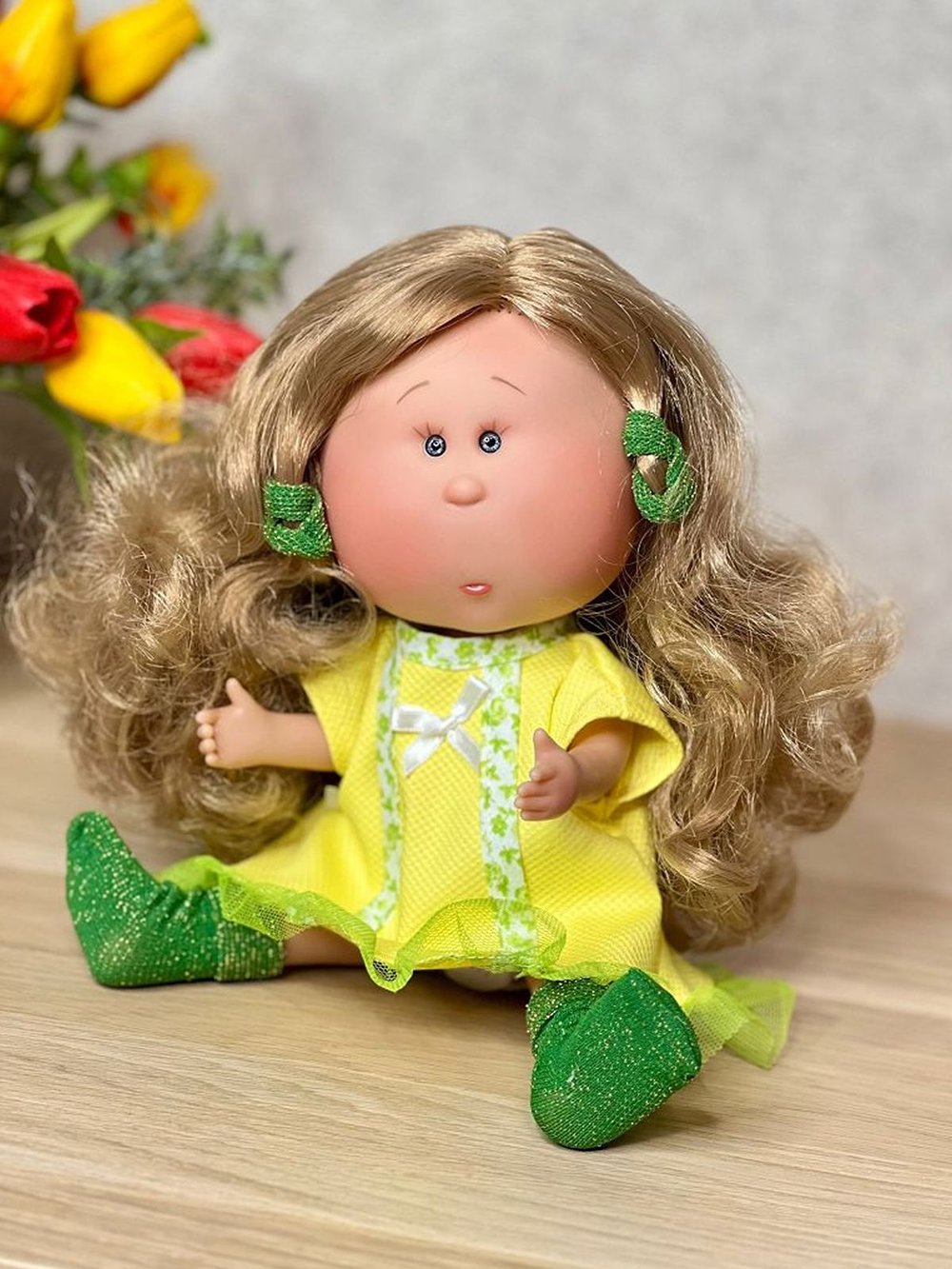 Кукла Nines виниловая 30см MIA в пакете (3000M2A)