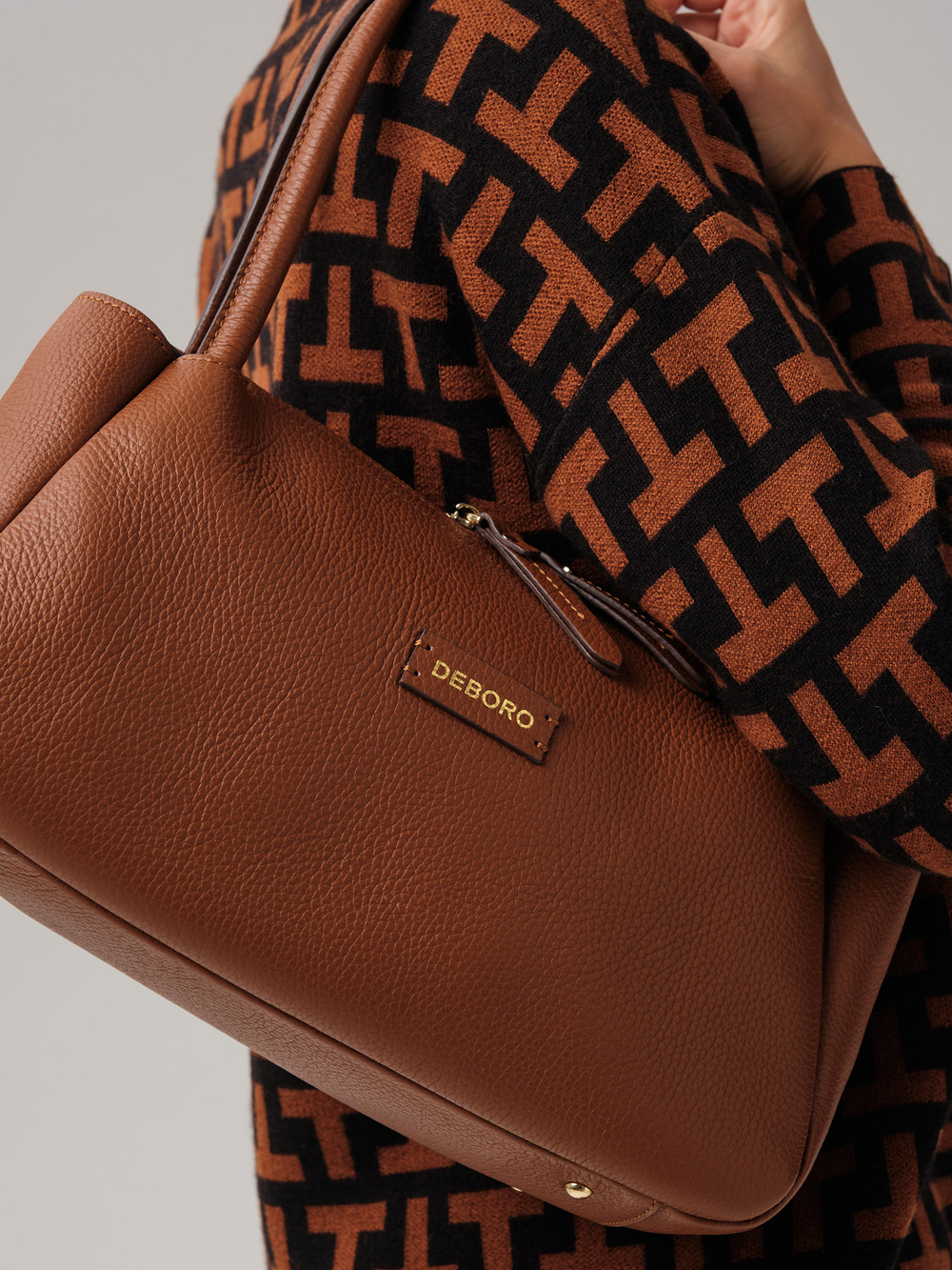 Кожаная сумка Deboro 31090 коричневый фундук