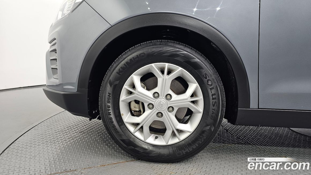 KG Mobility (Ssangyong) Very New Tivoli Бензин 1.5 2WD (09.2021)