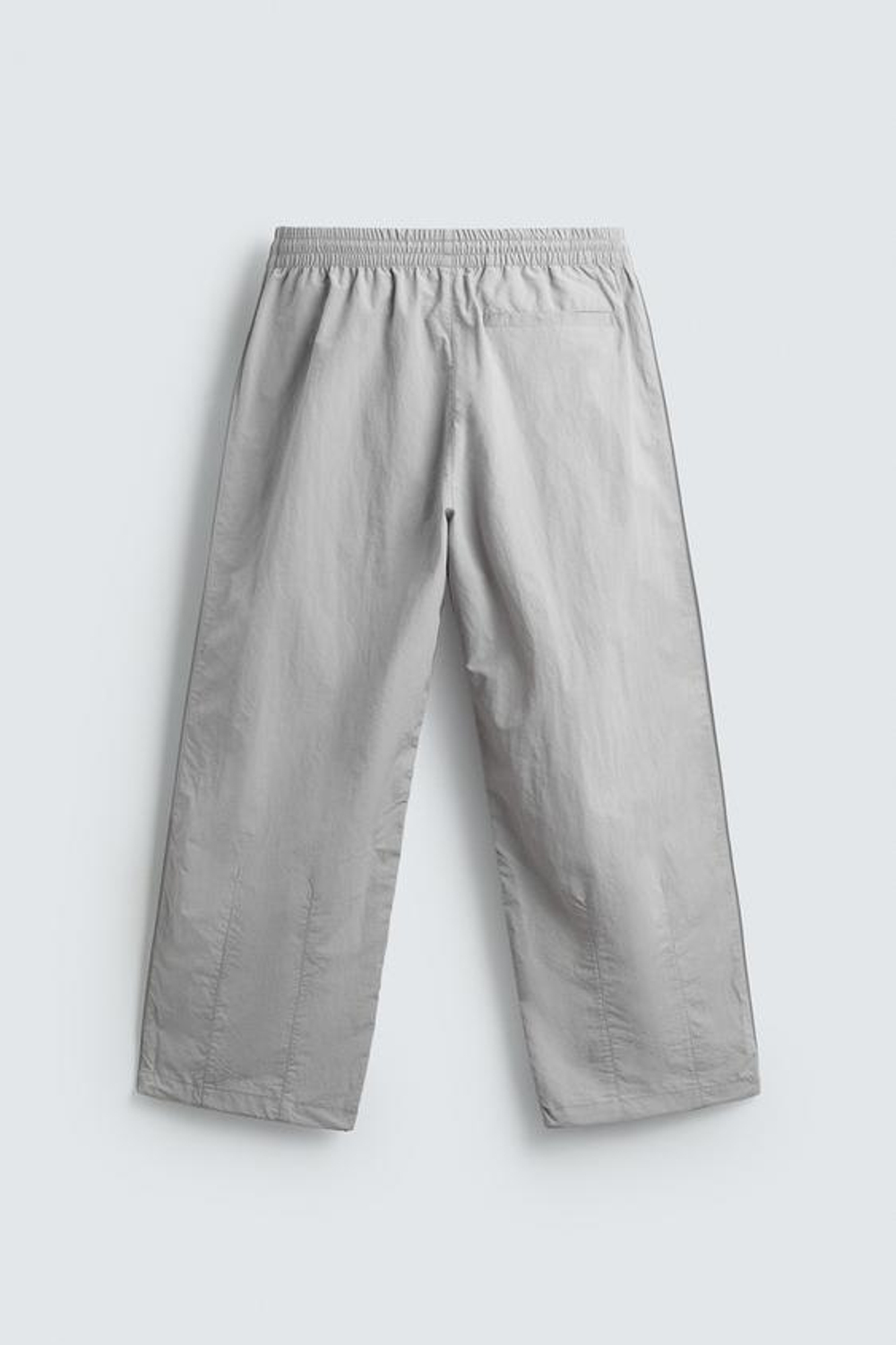 ZARA ДЖОГГЕРЫ ИЗ ВЫСОКОТЕХНОЛОГИЧНОЙ ТКАНИ С КОНТРАСТНЫМИ ПОЛОСАМИ, СВЕТЛО-СЕРЫЙ