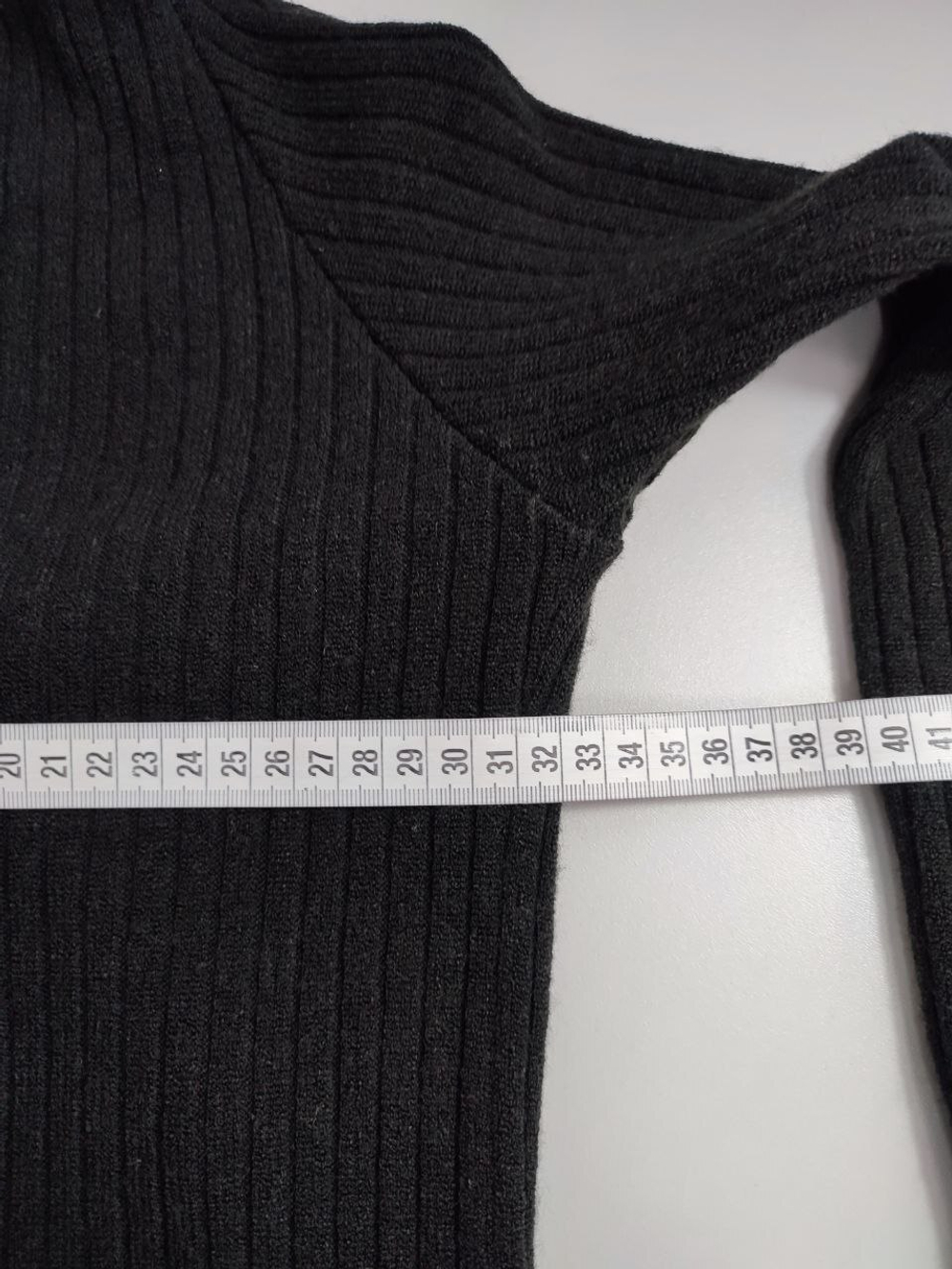 Платье с  открытой спинкой 42 размер