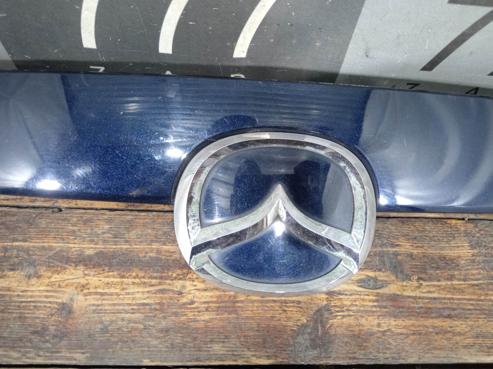 Накладка крышки багажника Mazda CX-5 1 (KE) 11-17 Б/У Оригинал KD5450810