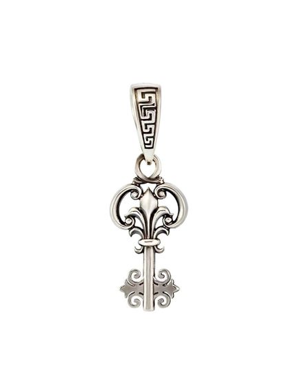 Фотография шарма подвески ключ из серебра 925 пробы, вид в анфас.
