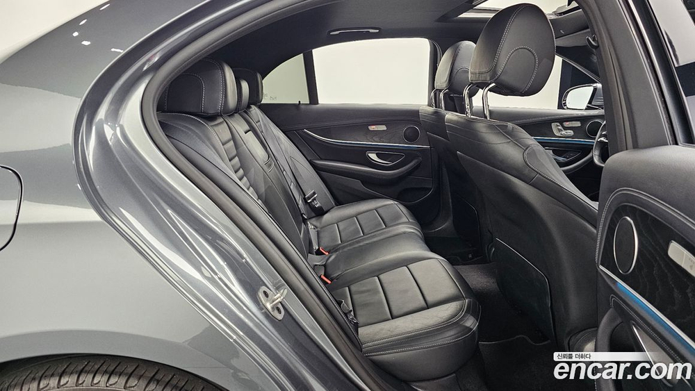 Mercedes-Benz E-Class W213 E220d 4MATIC AMG Line (09.2021)