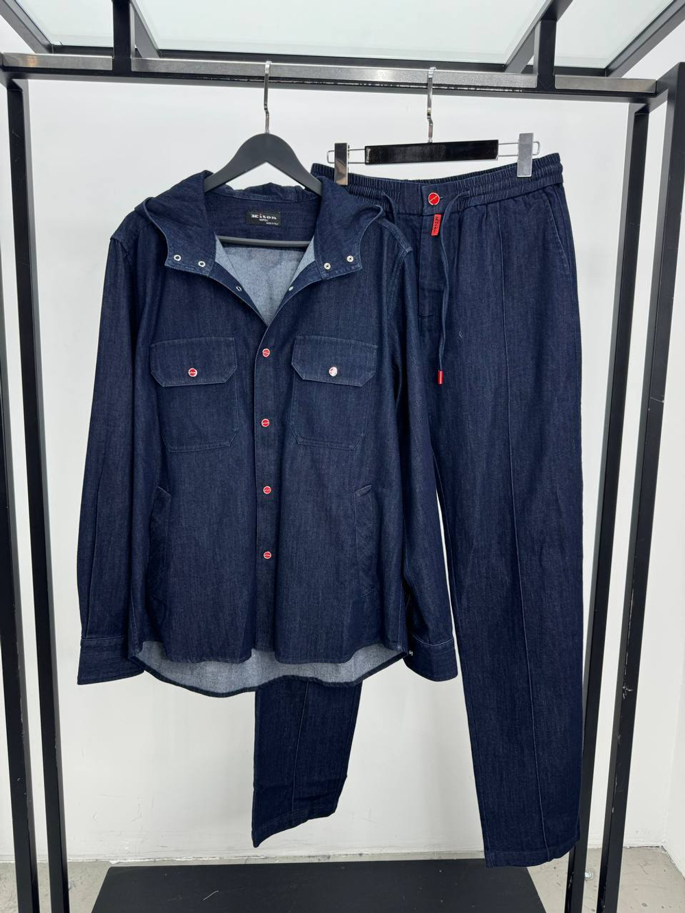 Джинсовый костюм Kiton