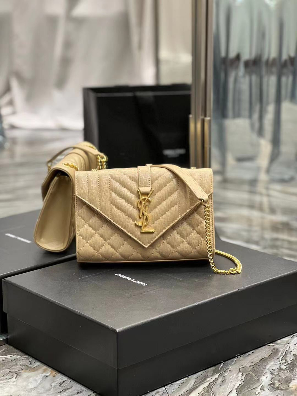 Saint Laurent Envelope Bag 21 cm