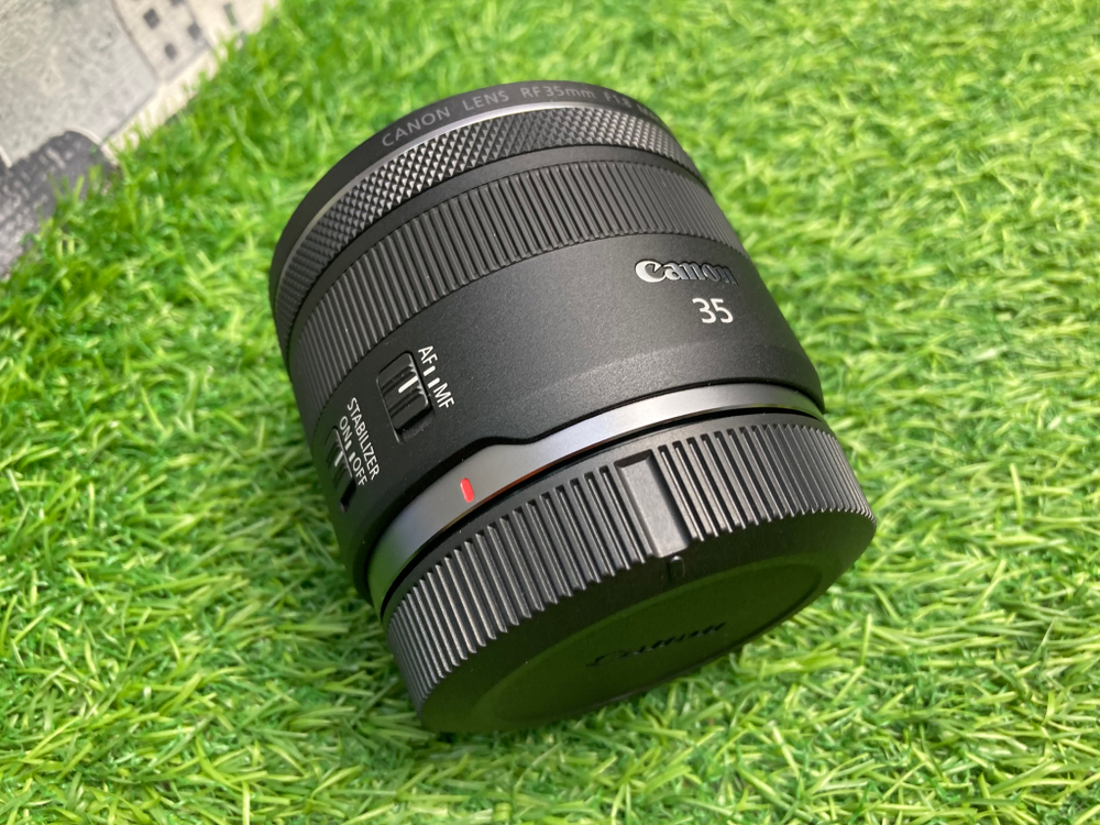 Canon RF 35mm 1.8 Macro IS STM