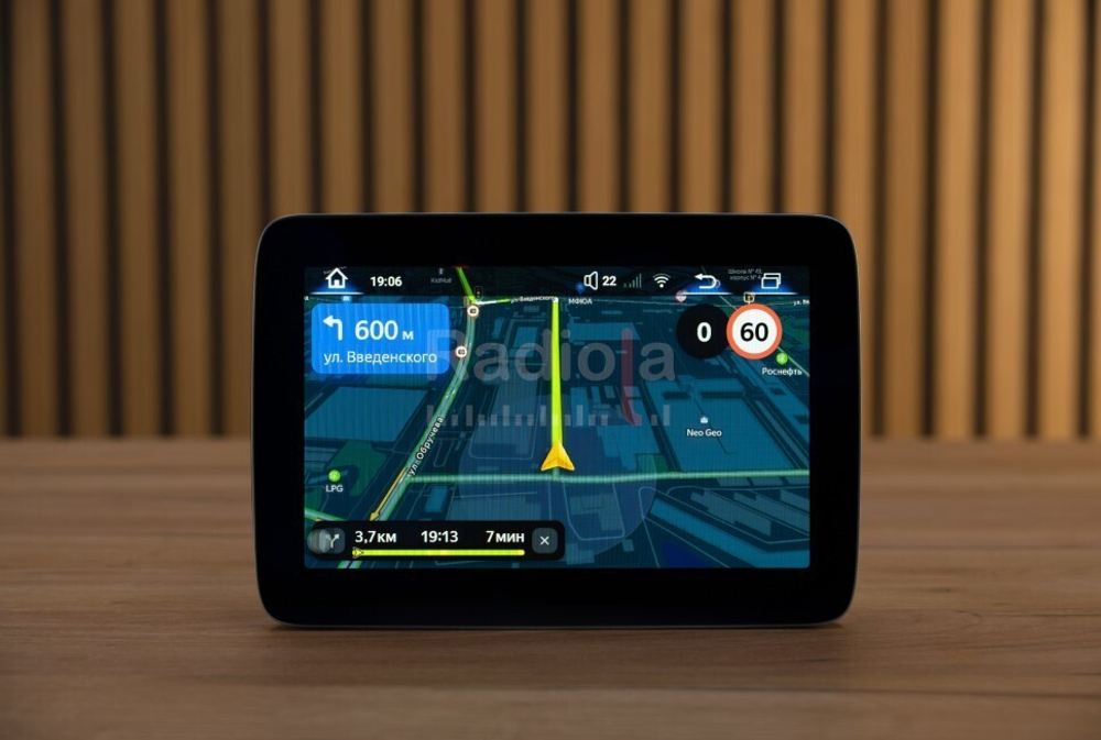 Магнитола для Mercedes-Benz GLE (W166) 2015-2019 - Radiola RDL-7706 монитор 8.4" на Android 13, 8Гб+128Гб, CarPlay, 4G SIM-слот