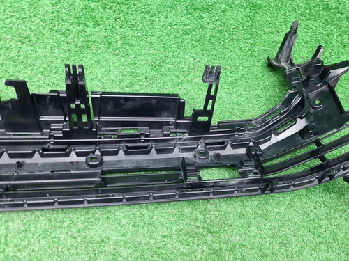 Решетка переднего бампера Land Cruiser 300 (21-нв)
