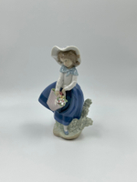 Фигурка Девочка с корзиной цветов Lladro 1983 год