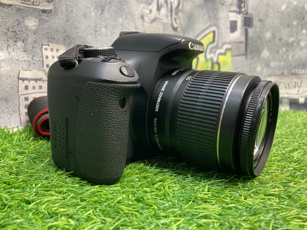 Canon 600D kit 18-55mm 3.5-5.6 IS II 4.400 кадров