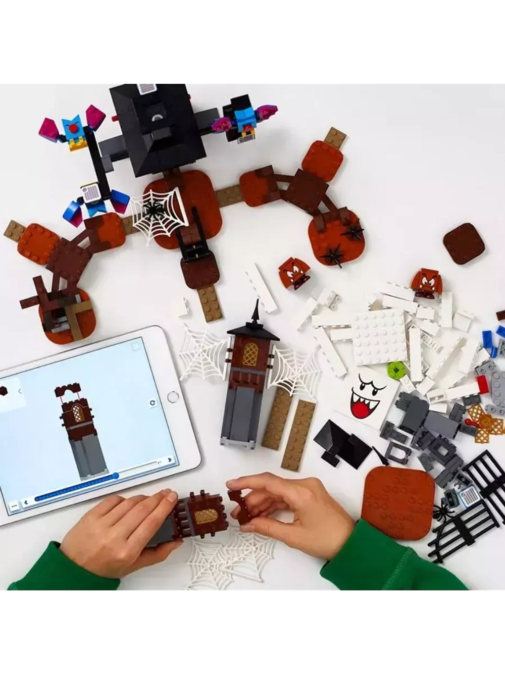 Конструктор Марио Король Бу и двор с призраками 458 деталей