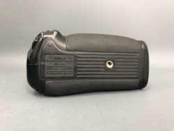 Nikon MB-D10