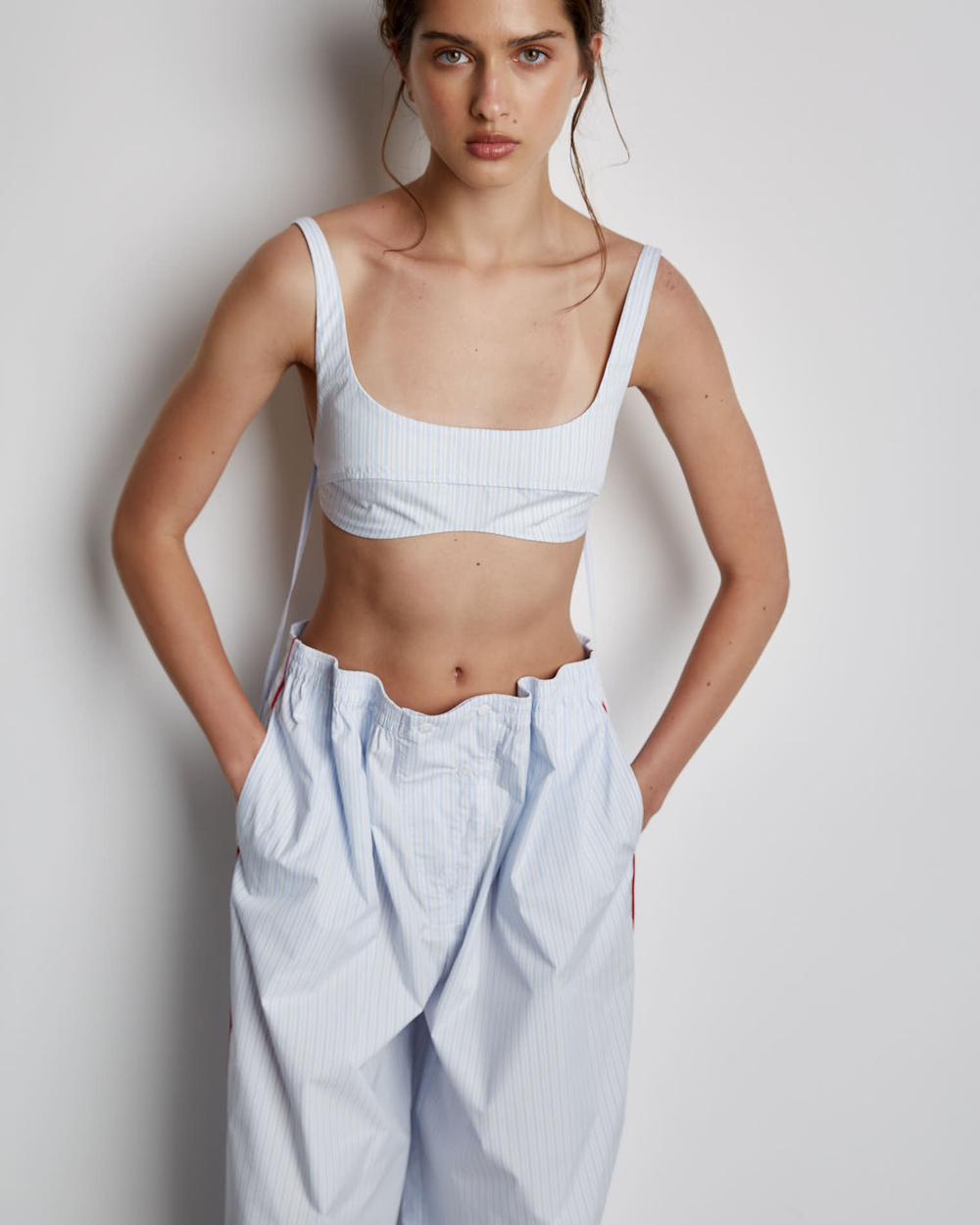 Брюки из хлопка Гуччи в полоску голубой/белый