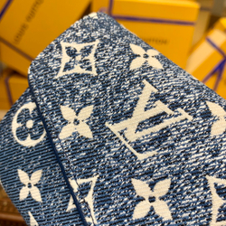 Louis Vuitton Sarah Wallet