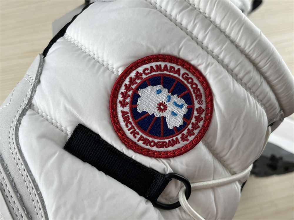 CANADA GOOSE WOMENS TORONTO 7783W