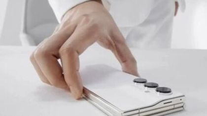 TECNO показала зрелищный концепт «тройной» раскладушки [ФОТО]