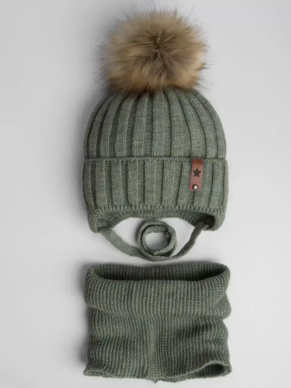 Шапка для мальчика зимняя и снуд