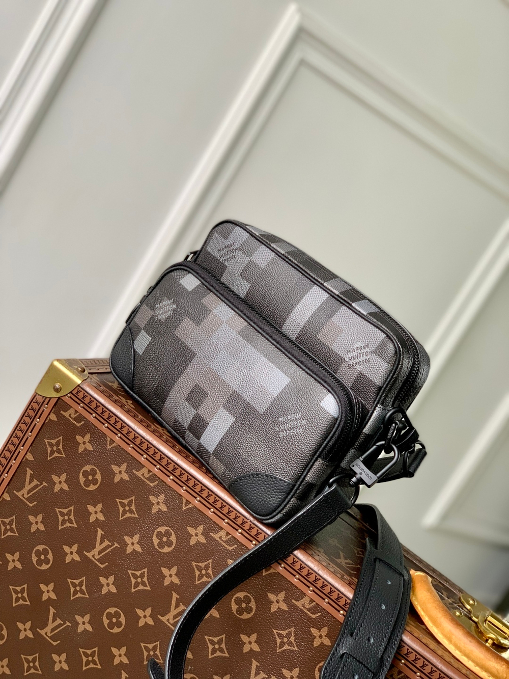 Louis Vuitton Nil Bag