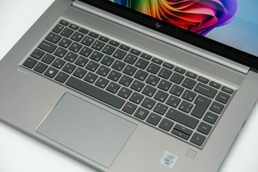 Ноутбук HP ZBook Studio G7 OLED ( i7-10850H / Quadro T2000 )