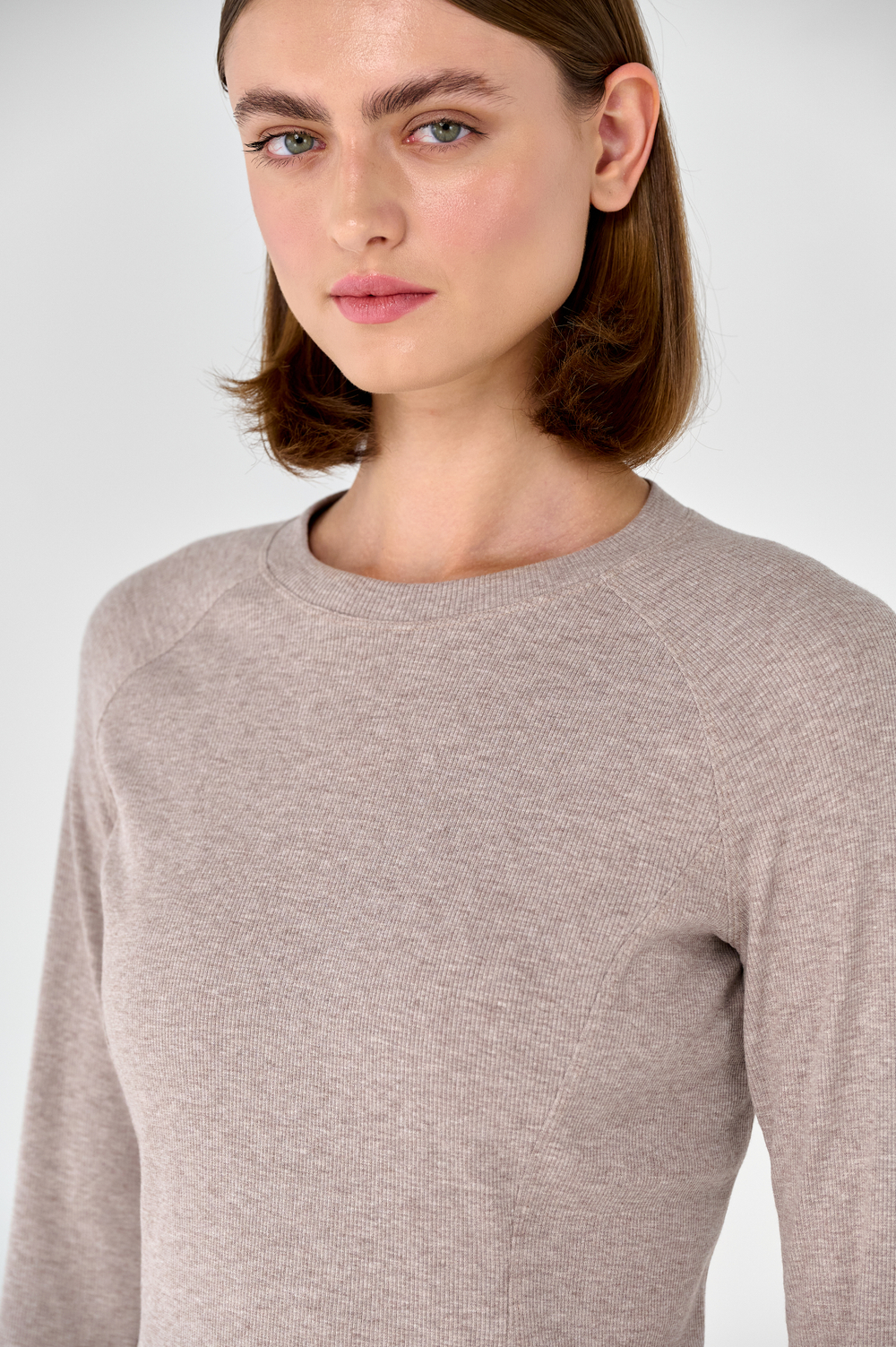 Лонгслив приталенный с рельефом