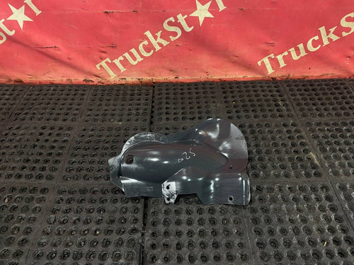 Кронштейн брызговика 2019г.