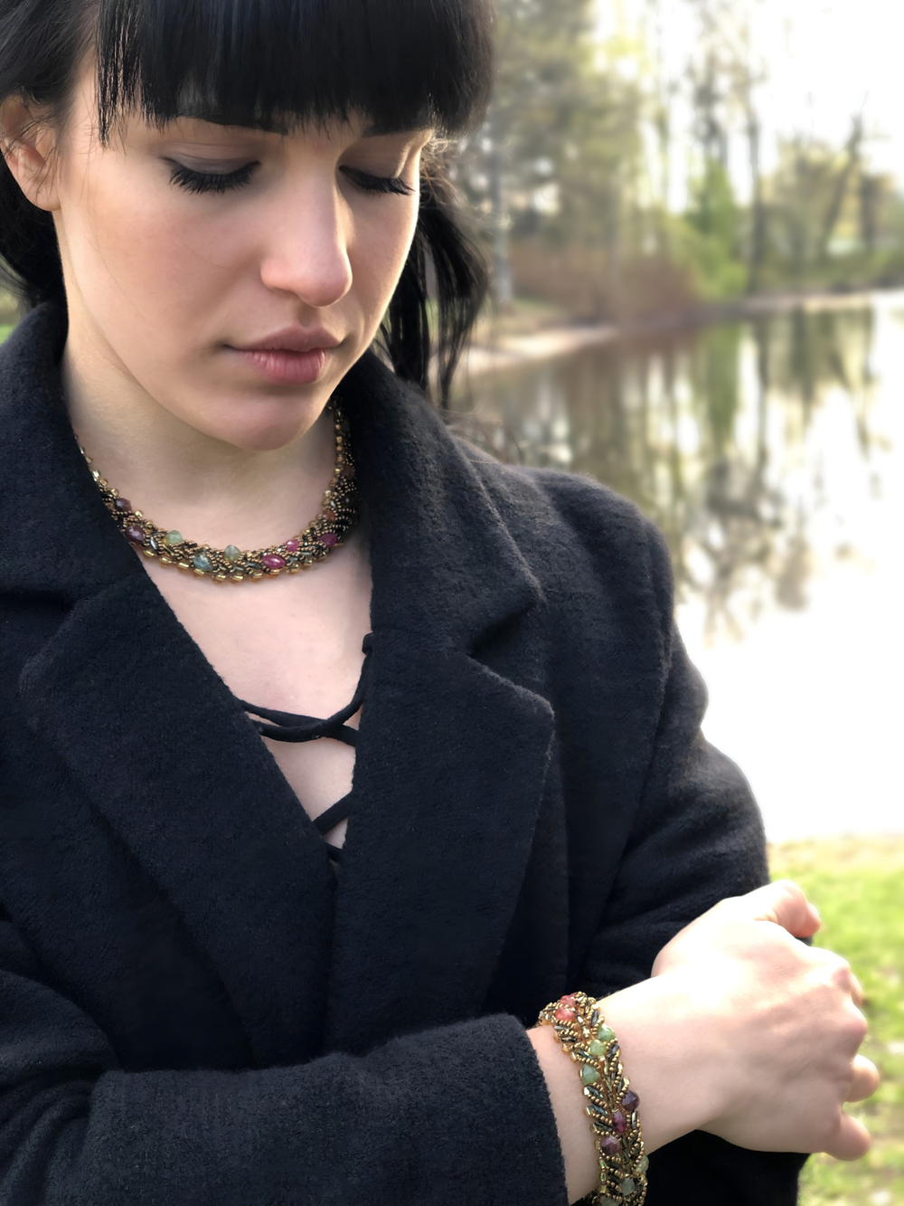 Браслет из бисера "Змейка" 19 см ручной работы с камнем Турмалин