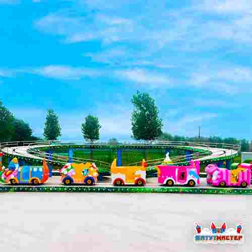 Большая катальная горка «Карамельный поезд», 5 кабинок 10 мест, 18×12×1,9 м