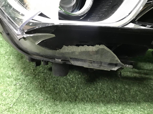 Битая Фара правая Hyundai Santa Fe 3 15-18 ксенон