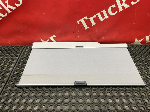 Солнцезащитная шторка левая 2019г