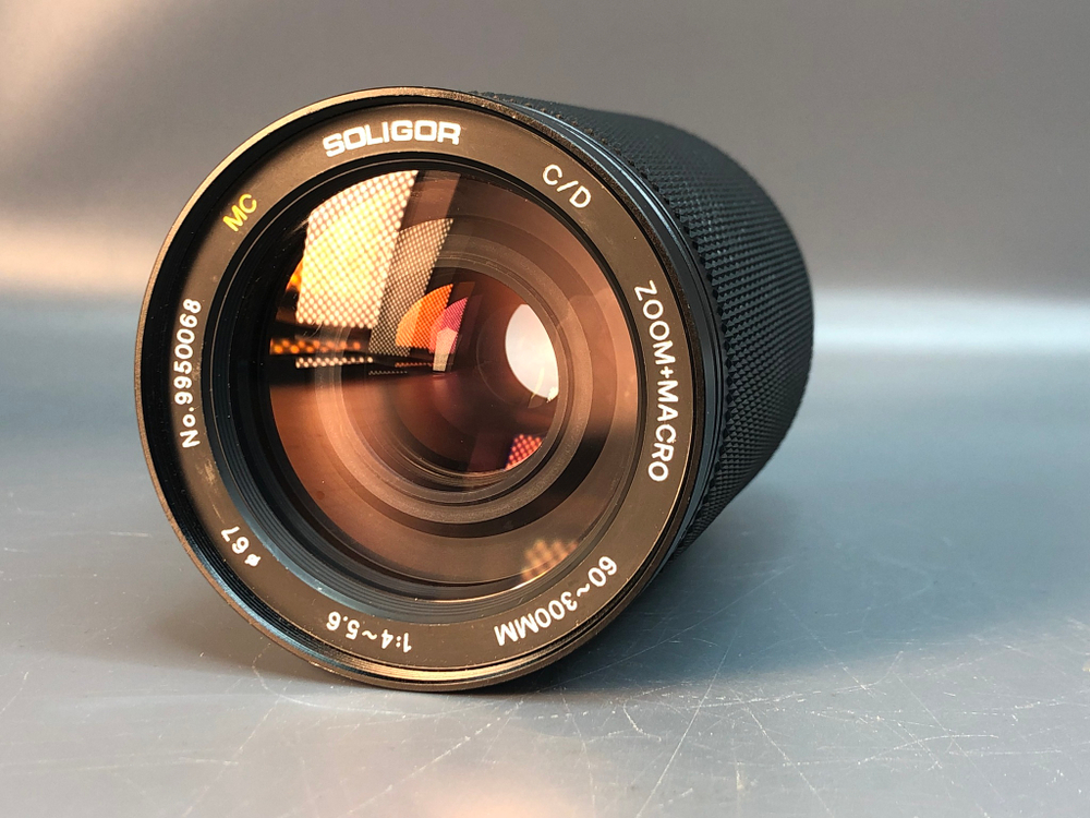 MC Soligor MC 60-300mm Nikon F, присутствуют царапины