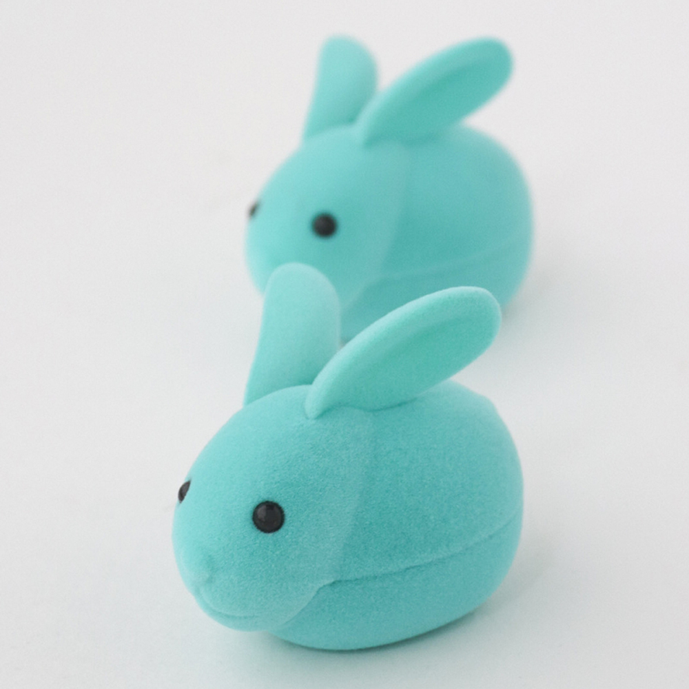 Флокированный футляр‑кролик для подарочного оформления