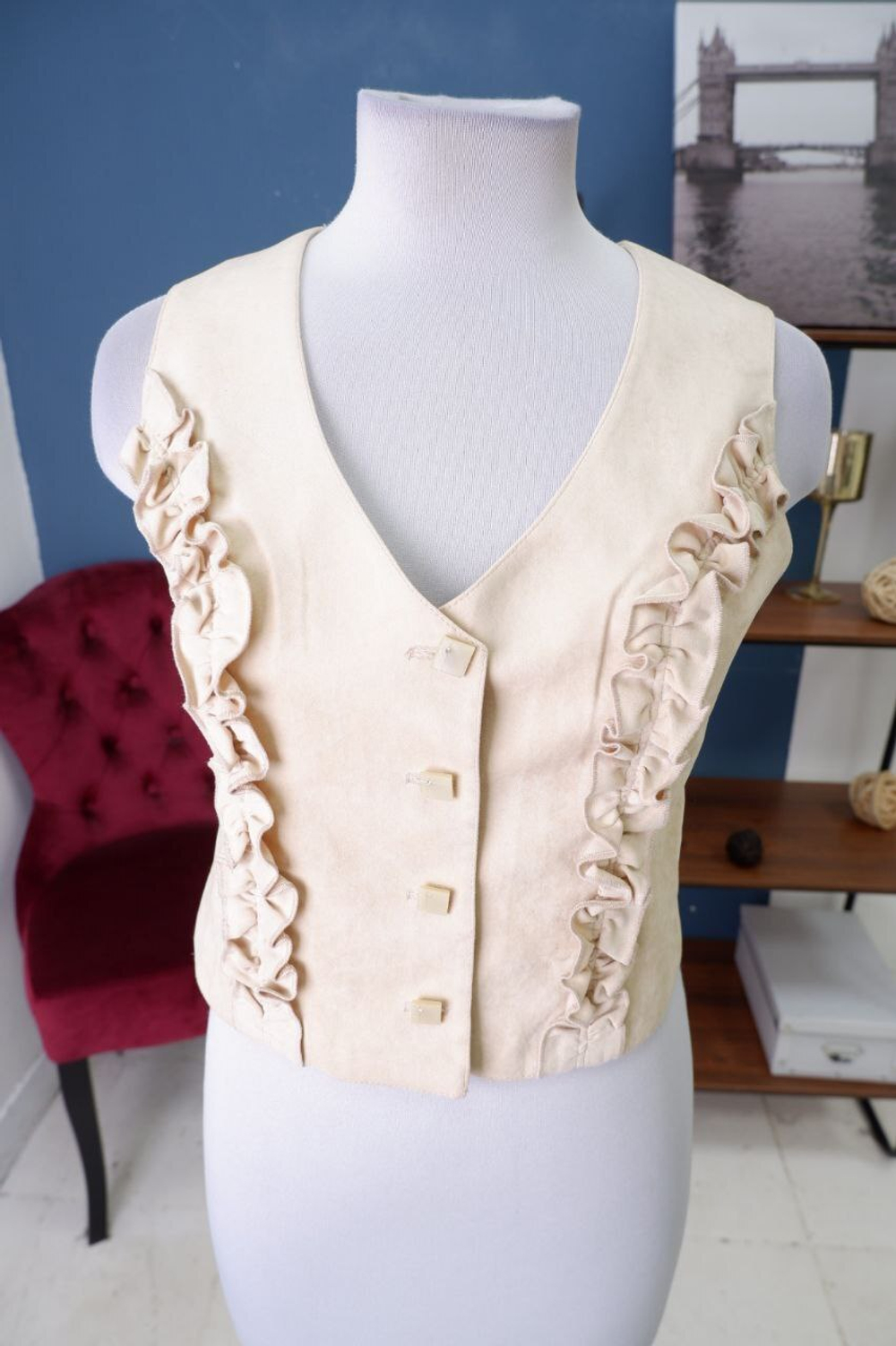 Жилет нарядный 44-46 размер